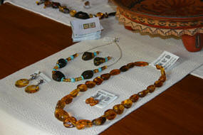 Toh Boutique offers one of a kind jewelry, fine Maya vessels, textiles, crafts and much more.